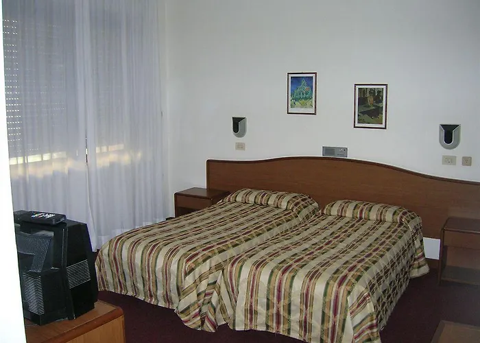 克里斯塔洛酒店 4*