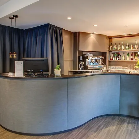 Hotel Cristallo 4*